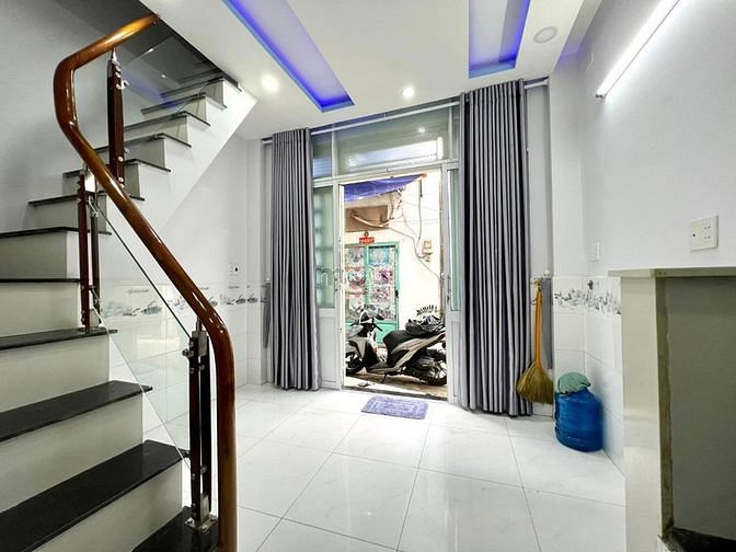 Hình ảnh Vị trí: đường CÁCH MẠNG THÁNG 8, phường 11, Quận 3