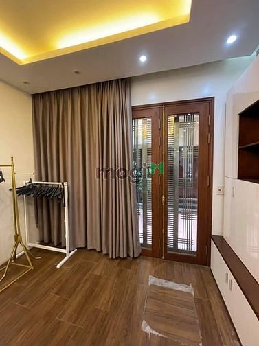 Hình ảnh Cho thuê nhà Thịnh Quang dt 55m x 5 tầng, mt 4m, 5 phòng full đồ