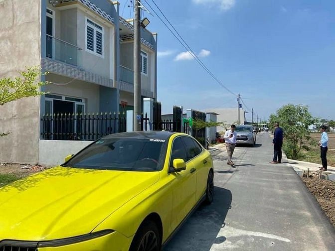Hình ảnh Bán đất biệt thự 450m2 shr Tại Cần Đước trục ql50