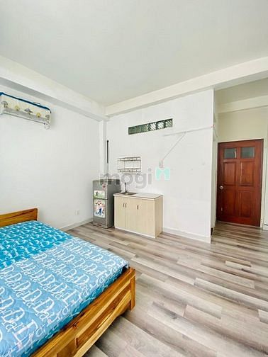 Hình ảnh - studio full nội thất cửa sổ lớn