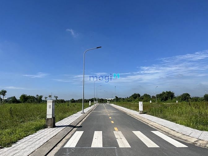 Hình ảnh Chủ đi nước ngoài cần ra gấp lô đất 100m2 giá 2tỷ550 ,sổ hồng riêng