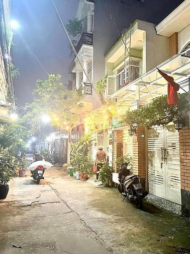 Hình ảnh Nhà 2 Tầng , Lê Văn Lương , Tân Kiểng , Rộng 76m2 , chỉ 7,6 tỷ