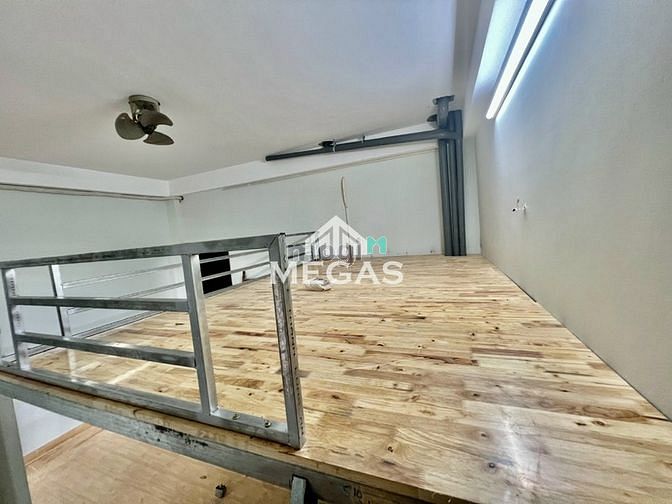 Hình ảnh Mb6623 nạp rút nhanh chóng có gác giá rẻ gần ĐH Văn Lang_cửa sổ ban công