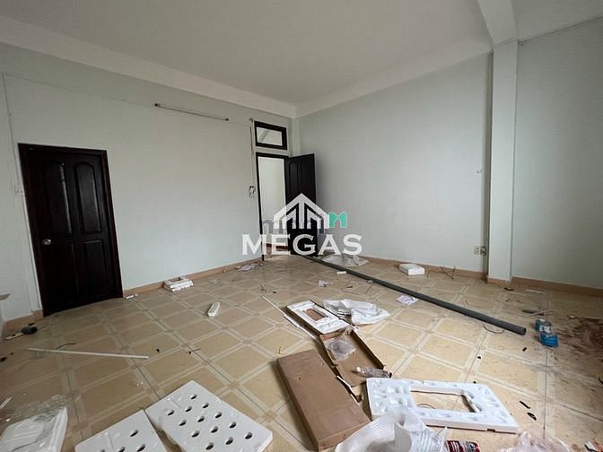 Hình ảnh Mb6623 nạp rút nhanh chóng có gác giá rẻ gần ĐH Văn Lang_cửa sổ ban công
