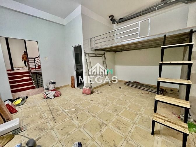 Hình ảnh Mb6623 nạp rút nhanh chóng có gác giá rẻ gần ĐH Văn Lang_cửa sổ ban công