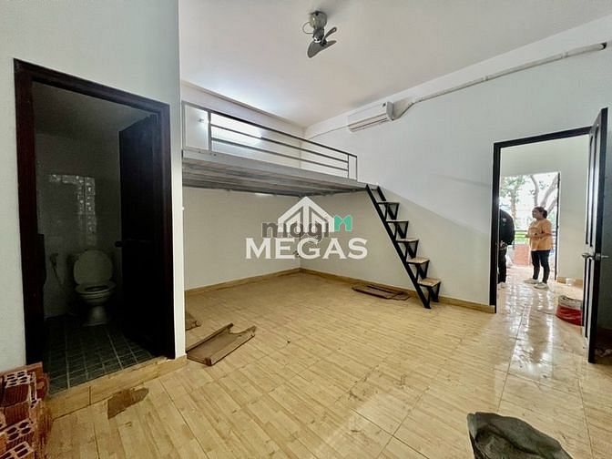 Hình ảnh Mb6623 nạp rút nhanh chóng có gác giá rẻ gần ĐH Văn Lang_cửa sổ ban công