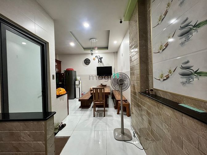 Hình ảnh Bán nhà 4 tầng Hẽm 3m cách Phạm Văn Đồng 70m