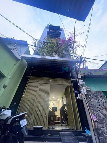 Hình ảnh Bán nhà 4 tầng Hẽm 3m cách Phạm Văn Đồng 70m