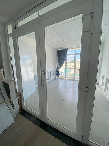 Hình ảnh Trống Căn Hộ Ban công View đẹp Và có 1 phòng riêng