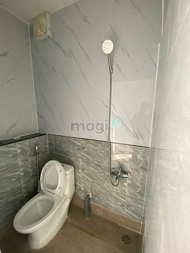 Hình ảnh Trống Căn Hộ Ban công View đẹp Và có 1 phòng riêng