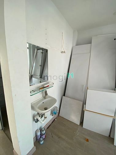 Hình ảnh Trống Căn Hộ Ban công View đẹp Và có 1 phòng riêng