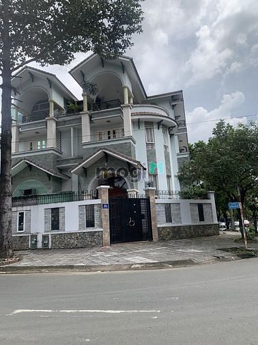 Hình ảnh Cho thuê BT góc 2MT Dương Văn AN, 12x20m, T-3L;69tr/th