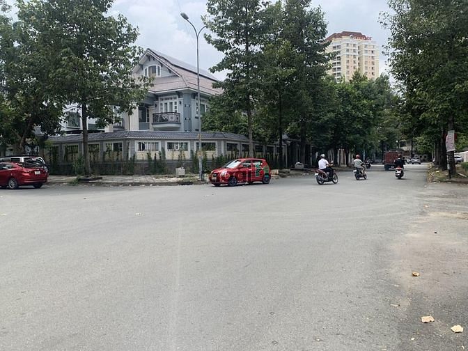 Hình ảnh Cho thuê BT góc 2MT Dương Văn AN, 12x20m, T-3L;69tr/th