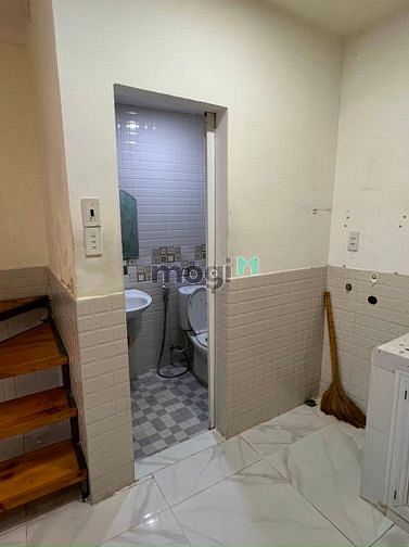 Hình ảnh Nhà đẹp, 24m2 đất, 2 lầu, 3 PN, Gần chợ Bà Chiểu