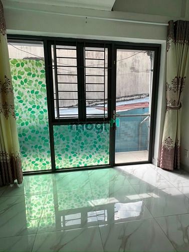 Hình ảnh Nhà đẹp, 24m2 đất, 2 lầu, 3 PN, Gần chợ Bà Chiểu