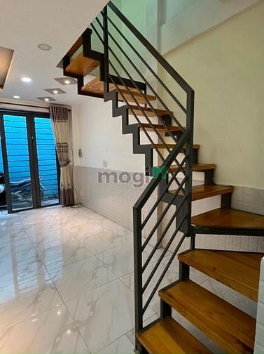 Hình ảnh Nhà đẹp, 24m2 đất, 2 lầu, 3 PN, Gần chợ Bà Chiểu