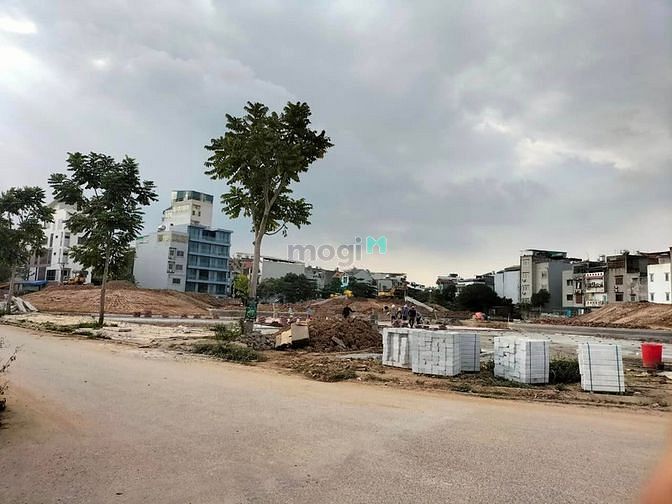 Hình ảnh Bán mảnh đất vàng ngọc thụy, 40.5 m2 đất, mặt tiền 10 m, giá 6.8 tỷ.