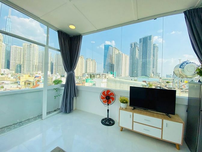 Hình ảnh Studio view cực đỉnh, lung linh về đêm
