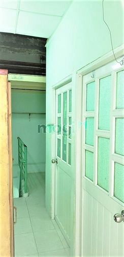 Hình ảnh Nhà cho thuê 221/17B Bến Vân Đồn, 2PN 2wc