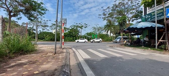 Hình ảnh Bán lỗ đất phân lô tại quận Long Biên-Hà Nội gần TTTM Vincom Long Biên