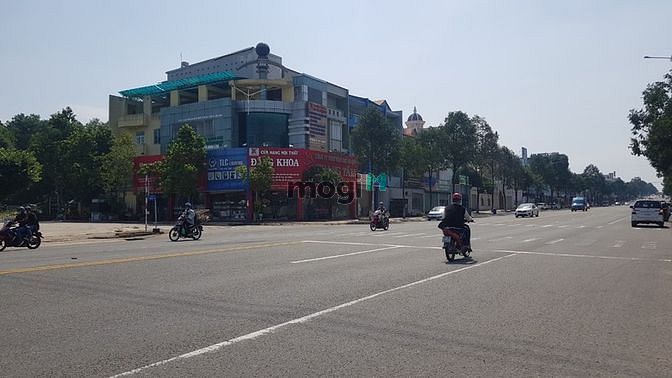 Hình ảnh Nợ bank mình bán 2 lô đất sát ĐH Việt Đức đối diện siêu thị giá 1,55tỷ