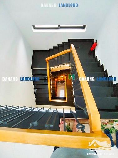 Hình ảnh Nhà 3 tầng 2PN gần biển Mỹ Khê - B553