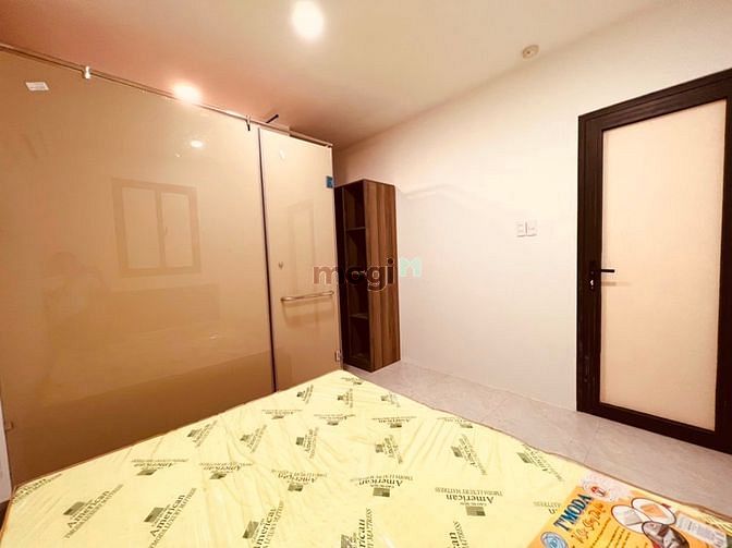 Hình ảnh Duy nhất căn 2pn ban công + 3wc tại quận 10