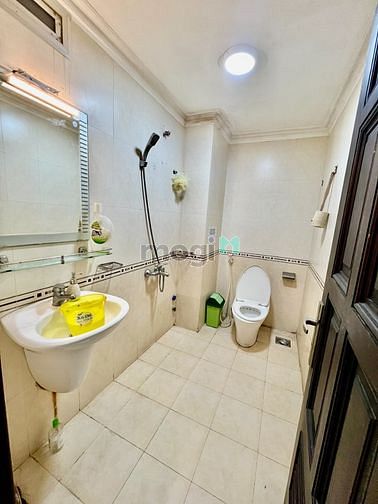 Hình ảnh Chdv 1pn có ban công và cửa sổ lớn