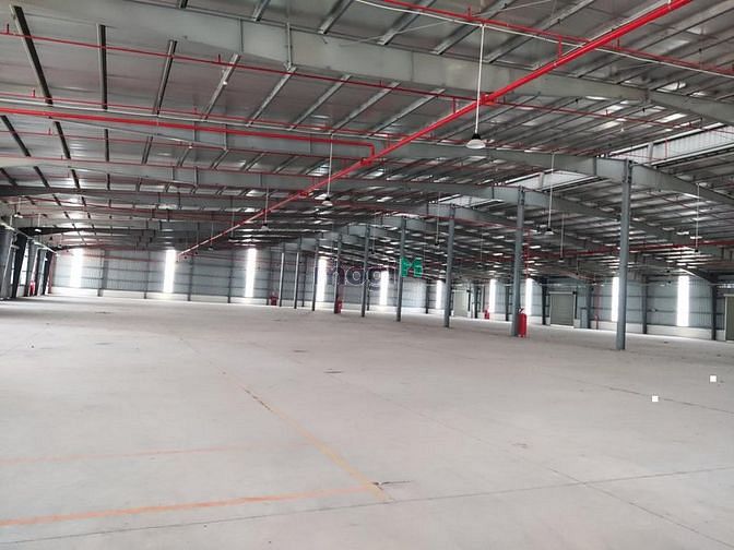 Hình ảnh Kho 3700m2 nguyễn Cửu phú đường lớn xe cont