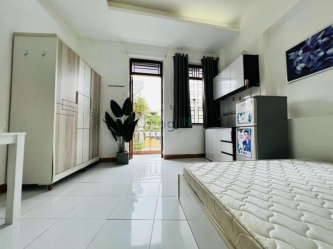 Hình ảnh CHDV Ban Công CMT8, Gần CV Lê Thị Riêng, Quận 3