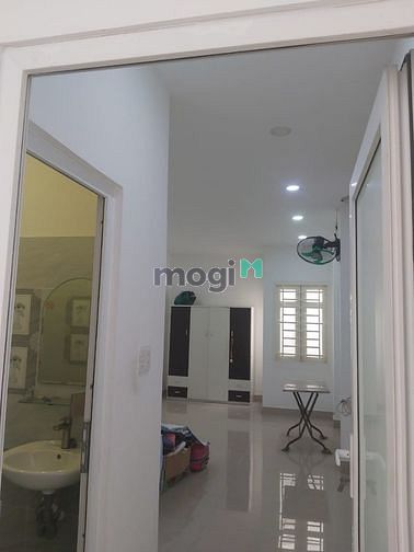 Hình ảnh Lê Thị Riêng Nhà 4 Tầng DTSD 320M2 5PN Hơn 5 TỶ