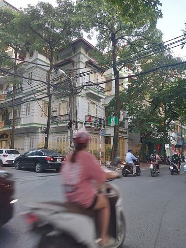 Hình ảnh Cho thuê nhà 7 tầng x 70m, mt 5m Võ văn Dũng Đống Đa - Thang máy.