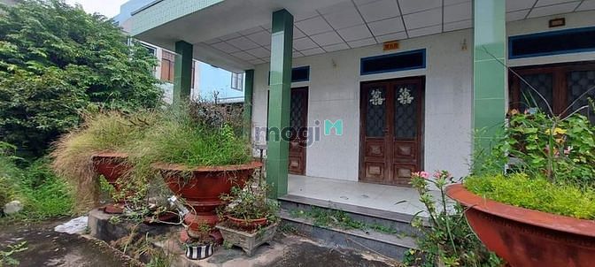 Hình ảnh Đất và nhà ngay chợ p2 thành phố Tân An Long An