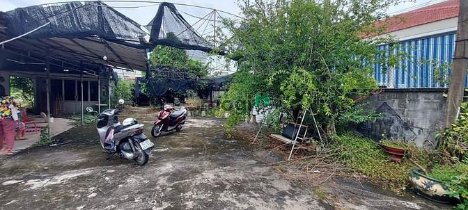 Hình ảnh Đất và nhà ngay chợ p2 thành phố Tân An Long An