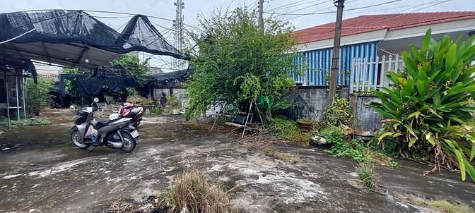 Hình ảnh Đất và nhà ngay chợ p2 thành phố Tân An Long An
