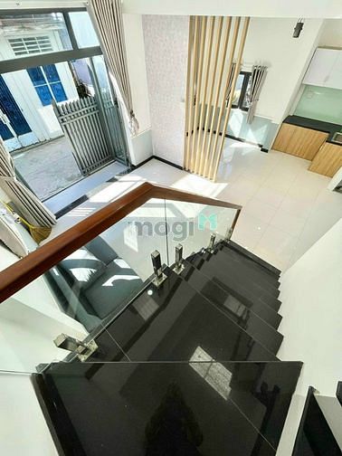 Hình ảnh Bán nhà lầu hoàn công hẻm 44 CMT8
