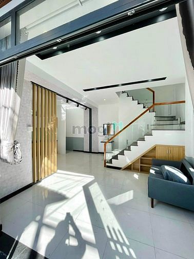 Hình ảnh Bán nhà lầu hoàn công hẻm 44 CMT8