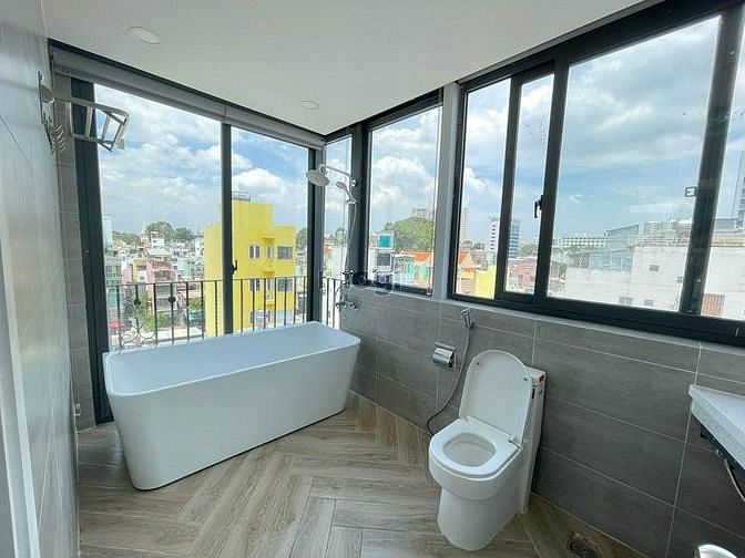 Hình ảnh Cho thuê Trang Chủ MB66.COM / Đăng Ký Tặng 66K Penthouse Studio đối diện Công An Thành Phố_Bồn tắm