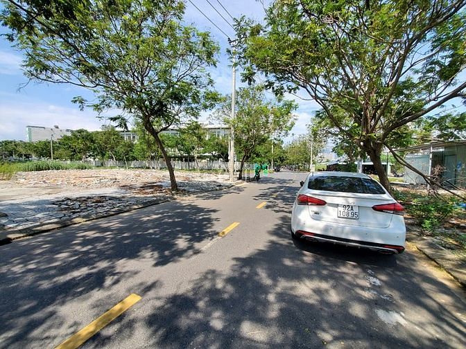 Hình ảnh Bán đất Mt Lê Văn Quý, gần biển Phạm Văn Đồng, An Hải Bắc, Sơn Trà