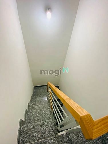 Hình ảnh Nhà Quận 1 3 Tầng 2 PN DTSD 60M2 Thương Lượng