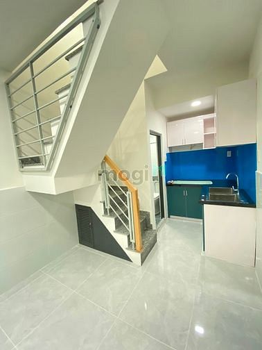 Hình ảnh Nhà Quận 1 3 Tầng 2 PN DTSD 60M2 Thương Lượng