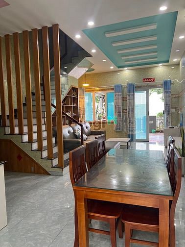 Hình ảnh Cho thuê nguyên căn Khang Điền full nội thất