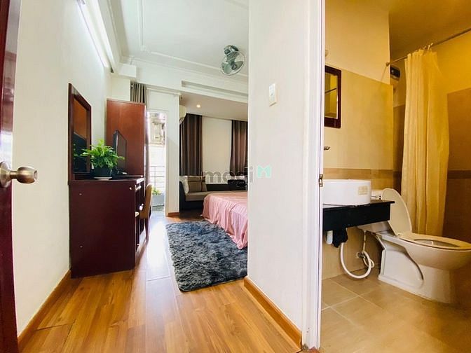 Hình ảnh CH ban công _ cửa sổ full nội thất ngay Bùi Viện Q1