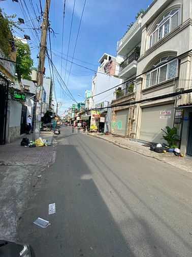 Hình ảnh Bán Mặt Tiền đường Xóm chiếu Q4