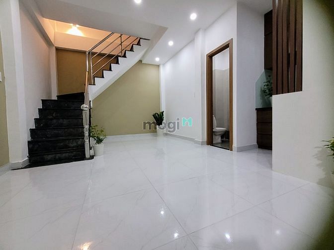 Hình ảnh 4.35 tỷ, nhà 2 lầu đúc, 2Pn, 3wc, 80m2 Sử dụng. Hẻm thoáng.