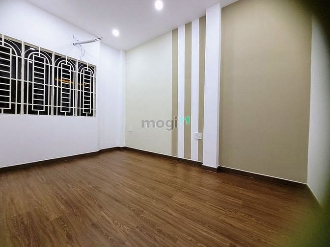Hình ảnh 4.35 tỷ, nhà 2 lầu đúc, 2Pn, 3wc, 80m2 Sử dụng. Hẻm thoáng.