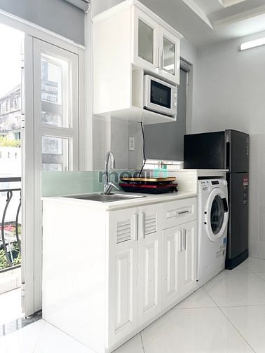 Hình ảnh Chdv full nội thất cao cấp ,ban công view tại Q1