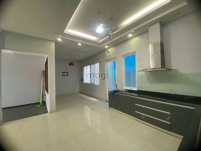 Hình ảnh Villa Trần Não 8x16m style hiện đại 35tr