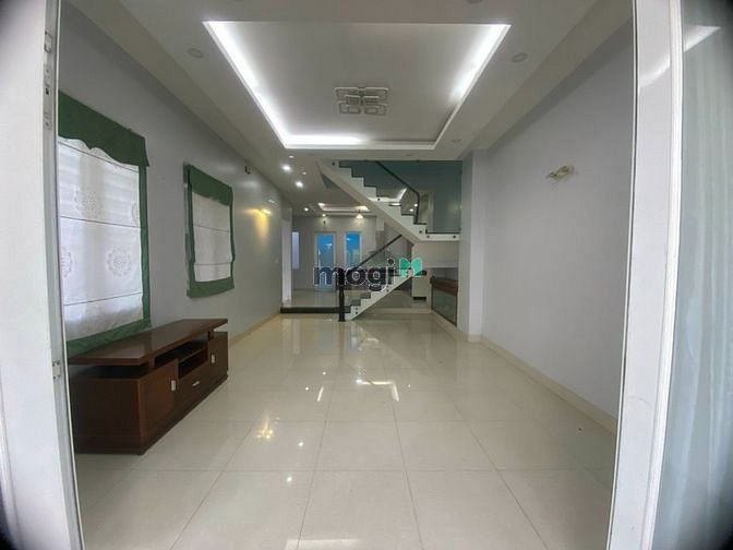 Hình ảnh Villa Trần Não 8x16m style hiện đại 35tr