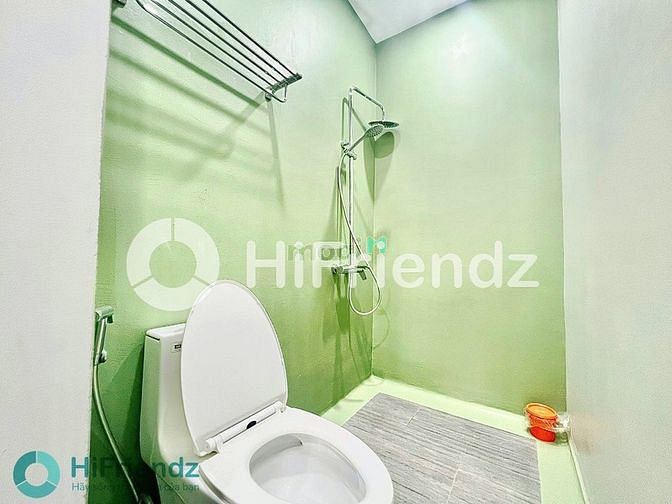 Hình ảnh CHDV chợ Tân Định_nhà thờ giáo xứ Tân Định_CV Lê Văn Tám